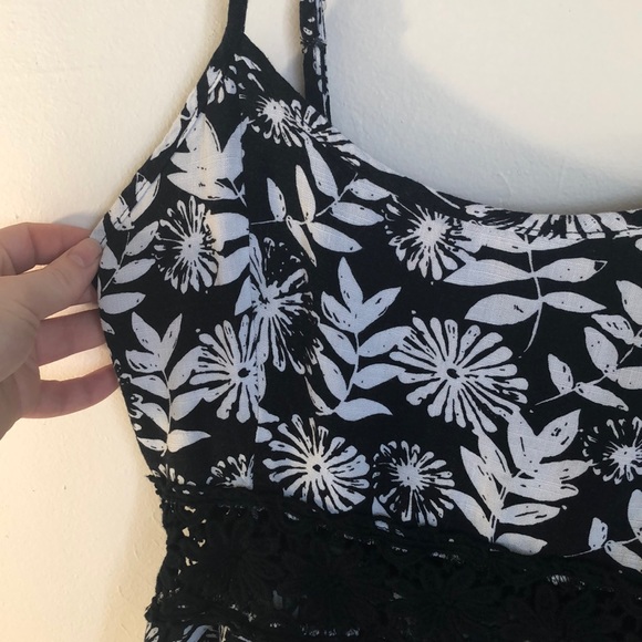 Floral Black and White Lace Peplum Crop Top! - Picture 3 of 8